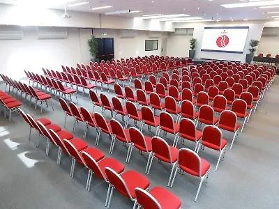 מלון Ramada Plaza By Wyndham