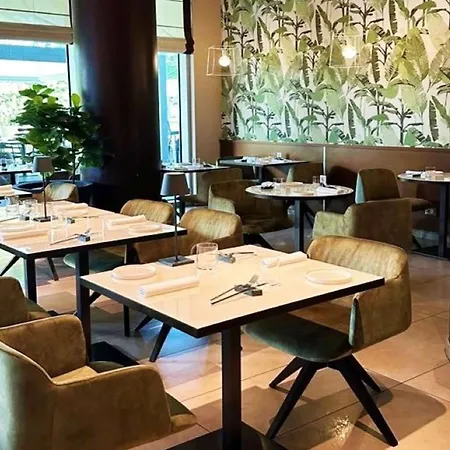 Hotel Ramada Plaza By Wyndham 4*