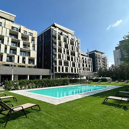 Ramada Plaza By Wyndham فندق