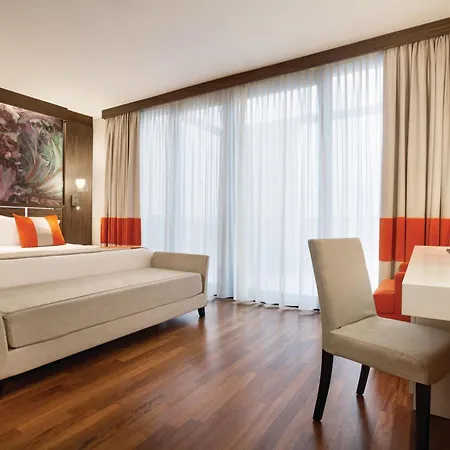 Ramada Plaza By Wyndham Hotel Mediolan