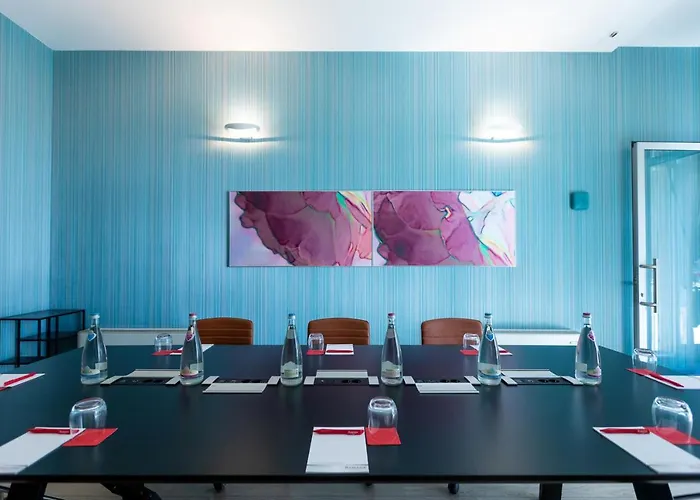 Ramada Plaza By Wyndham Hotell