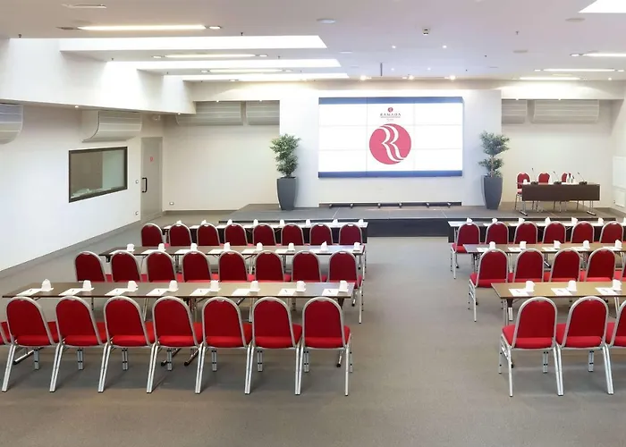 Hotell Ramada Plaza By Wyndham