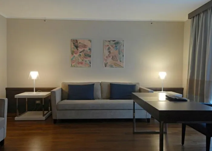 Hotell Ramada Plaza By Wyndham 4*