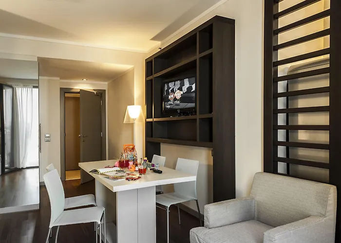 Hotell Ramada Plaza By Wyndham 4*