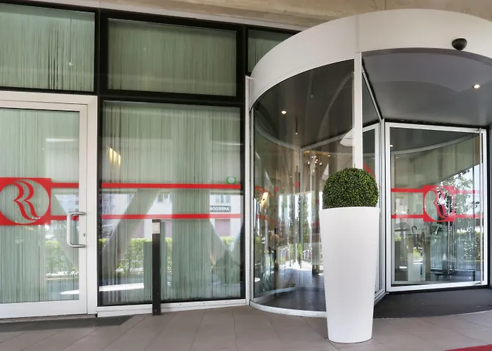 Hotell Ramada Plaza By Wyndham Milano