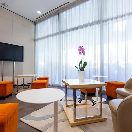 فندق Ramada Plaza By Wyndham